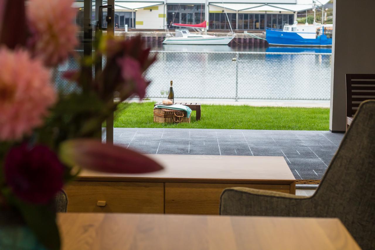 Ulverstone Waterfront Apartments Экстерьер фото