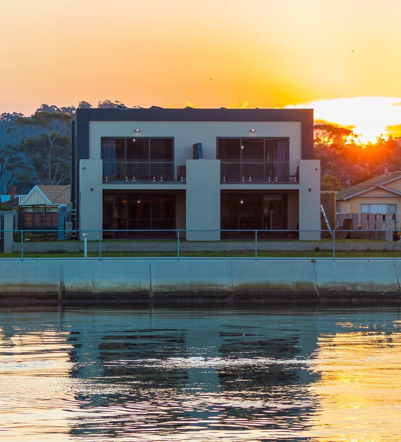 Ulverstone Waterfront Apartments Экстерьер фото